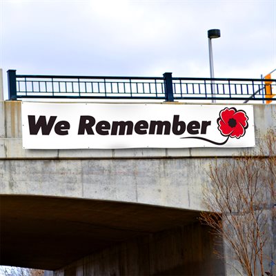 BANNER WE REMEMBER 4' X 20'